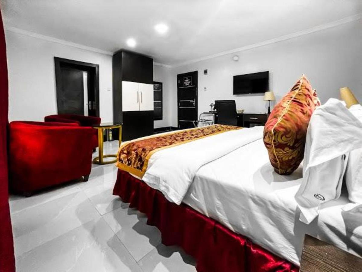 พาซาดีนา สวีทส์ Hotel เลกกี ภายนอก รูปภาพ