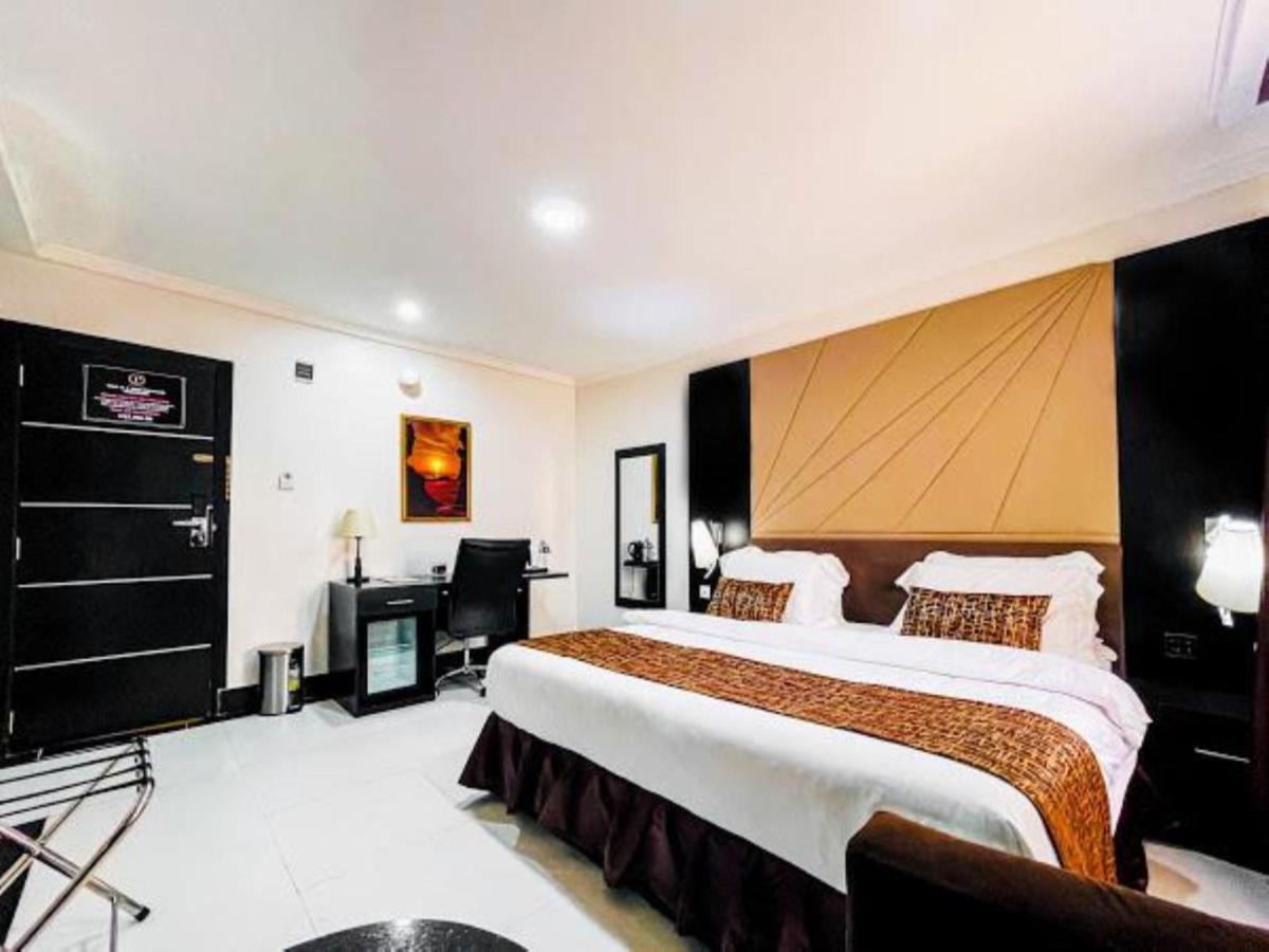 พาซาดีนา สวีทส์ Hotel เลกกี ภายนอก รูปภาพ