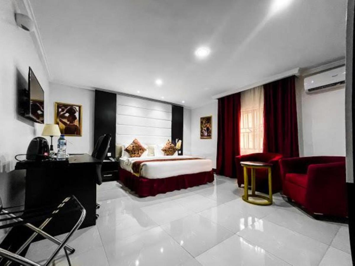 พาซาดีนา สวีทส์ Hotel เลกกี ภายนอก รูปภาพ