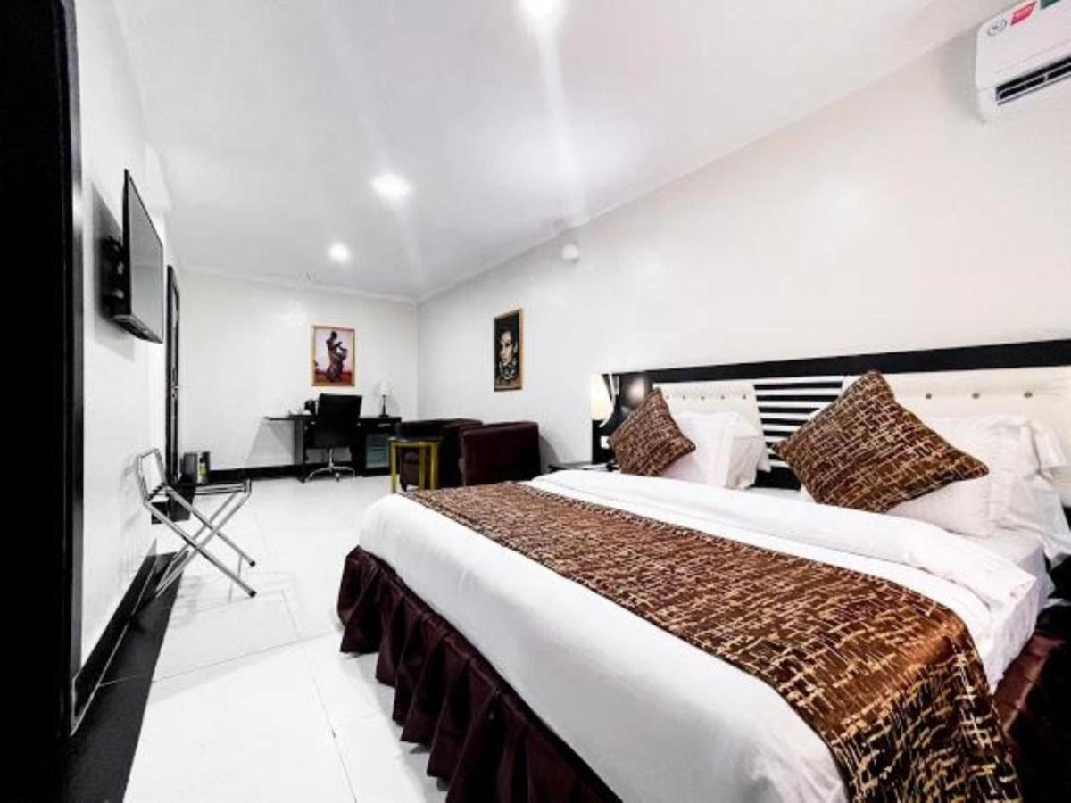 พาซาดีนา สวีทส์ Hotel เลกกี ภายนอก รูปภาพ