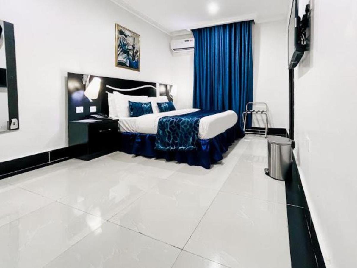 พาซาดีนา สวีทส์ Hotel เลกกี ภายนอก รูปภาพ