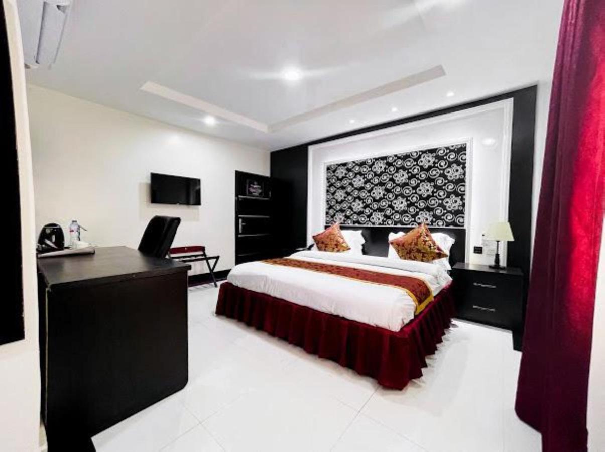 พาซาดีนา สวีทส์ Hotel เลกกี ภายนอก รูปภาพ